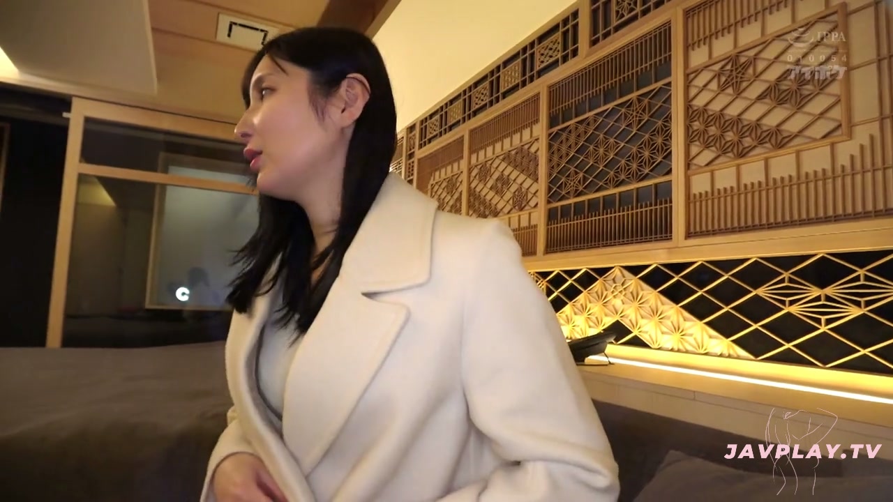 仲村美羽在IPZZ-940中大放異彩,她的演技和美貌讓人眼前一亮,絕對不能錯過這部作品,快來看看吧,仲村美羽的表現一定會讓你滿意