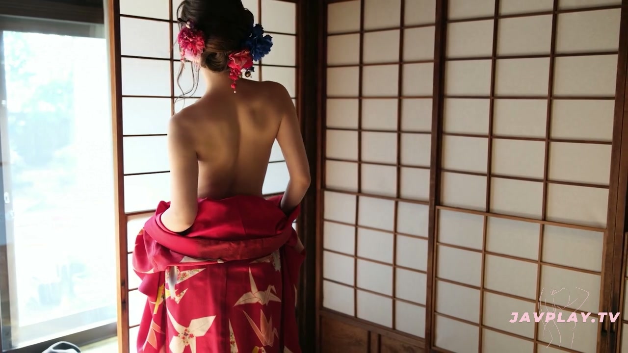 超級性感的ひなの花音在REBD-1033中大放异彩她的性感身材和魅力演技让人意猶未盡